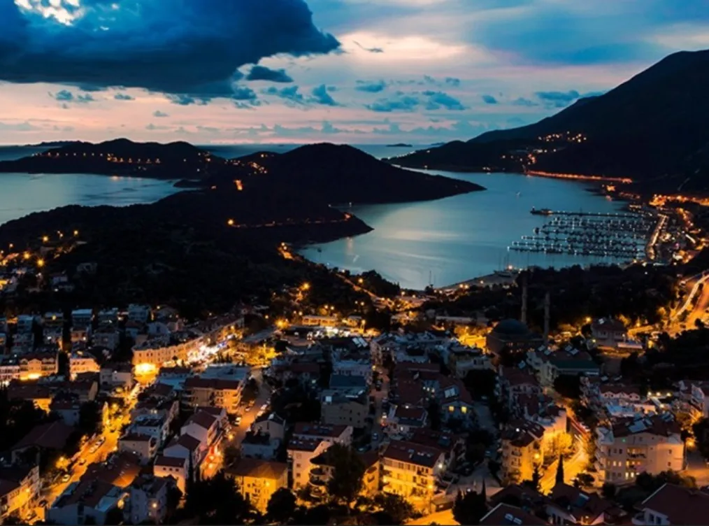 Kaş’ta Gezilecek Yerler 2026 | Villa Tatili Planlayanlar İçin Rehber